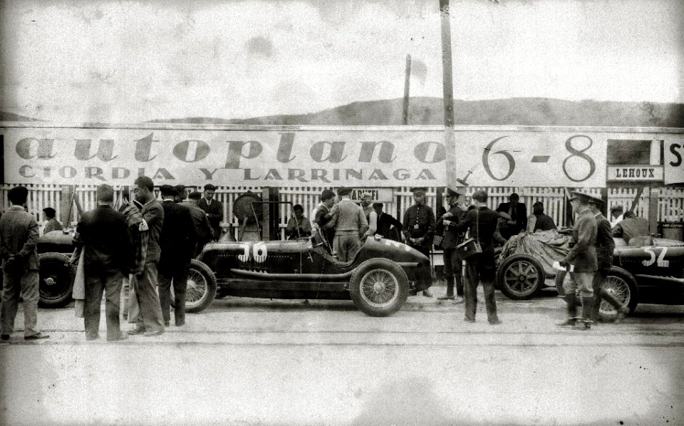 Carrera automóvilistica en el circuito de Lasarte (282 de 493) - Fondo Car-Kutxa Fototeka