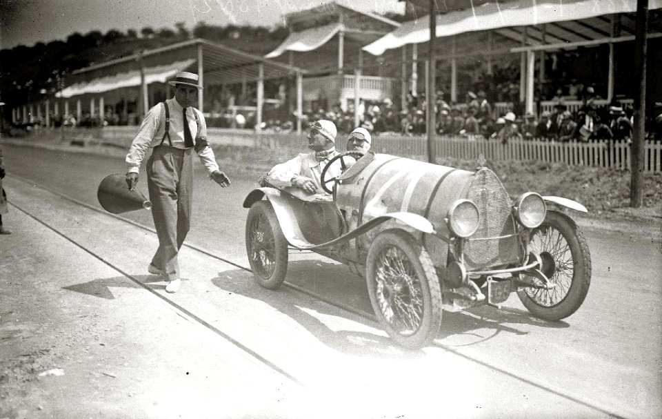 Carrera automóvilistica en el circuito de Lasarte (46 de 493) - Fondo Car-Kutxa Fototeka