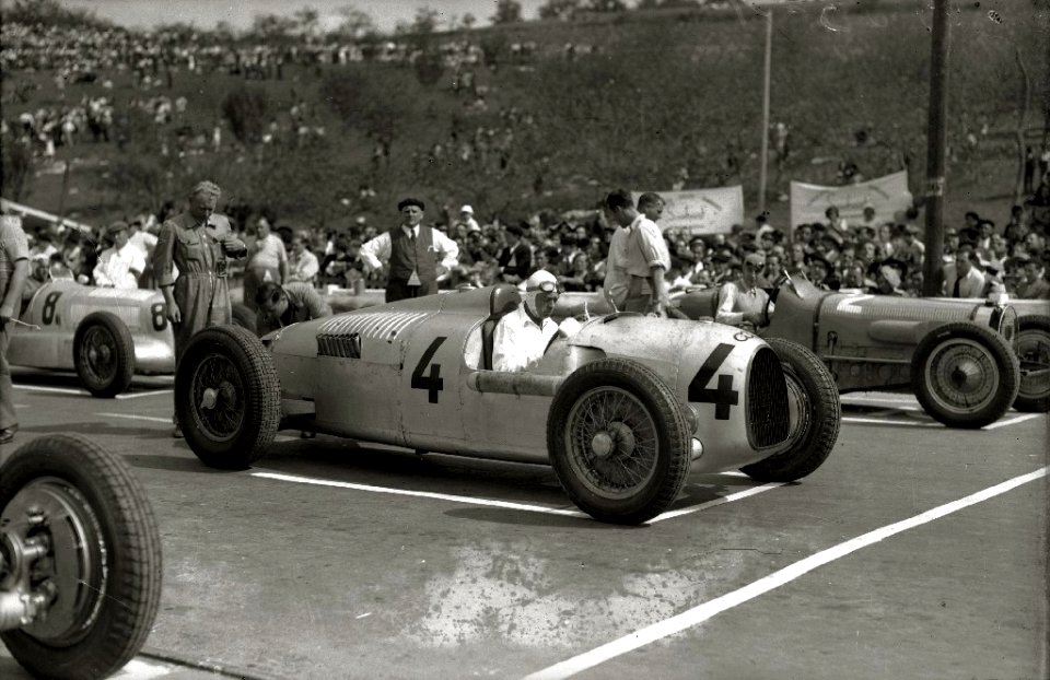 Carrera automóvilistica en el circuito de Lasarte (321 de 493) - Fondo Car-Kutxa Fototeka