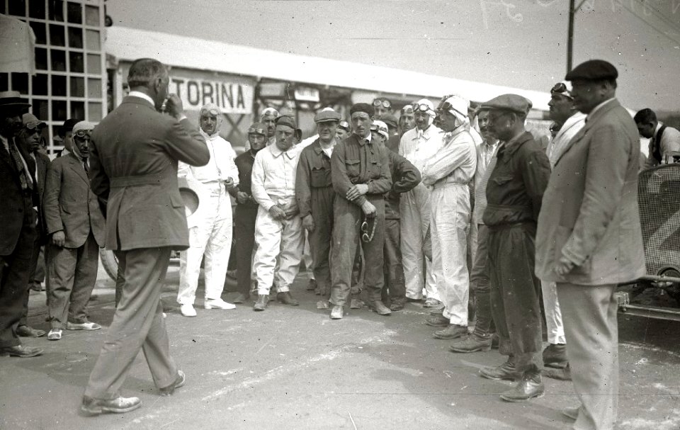 Carrera automóvilistica en el circuito de Lasarte (50 de 493) - Fondo Car-Kutxa Fototeka