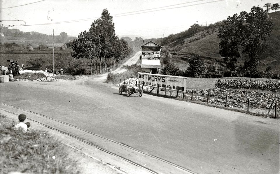 Carrera automóvilistica en el circuito de Lasarte (83 de 493) - Fondo Car-Kutxa Fototeka