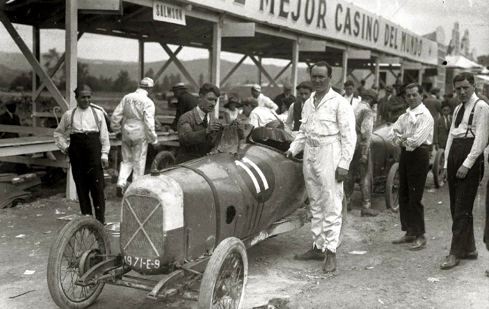 Carrera automóvilistica en el circuito de Lasarte (51 de 493) - Fondo Car-Kutxa Fototeka