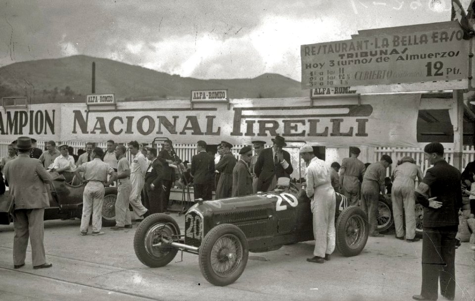 Carrera automóvilistica en el circuito de Lasarte (308 de 493) - Fondo Car-Kutxa Fototeka