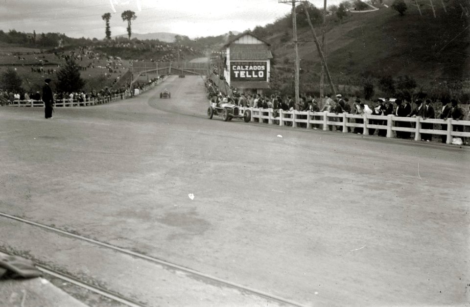 Carrera automóvilistica en el circuito de Lasarte (280 de 493) - Fondo Car-Kutxa Fototeka