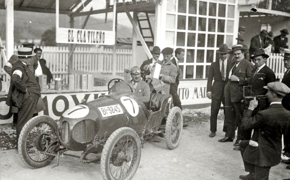 Carrera automóvilistica en el circuito de Lasarte (71 de 493) - Fondo Car-Kutxa Fototeka