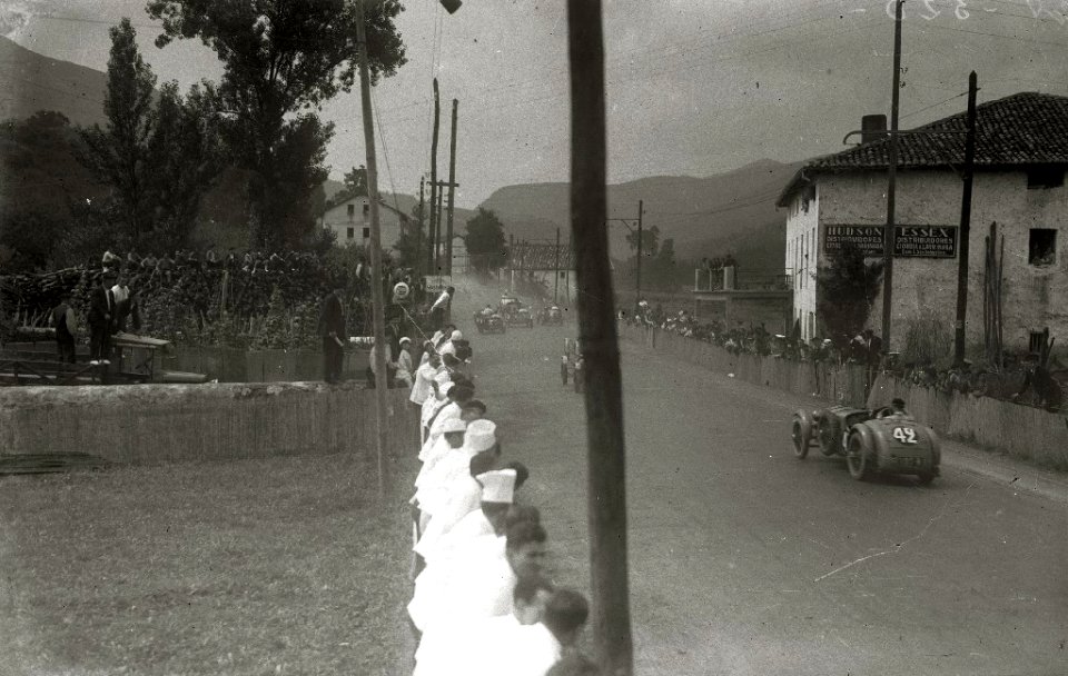 Carrera automóvilistica en el circuito de Lasarte (247 de 493) - Fondo Car-Kutxa Fototeka