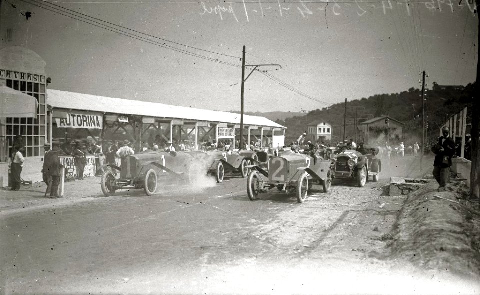 Carrera automóvilistica en el circuito de Lasarte (38 de 493) - Fondo Car-Kutxa Fototeka