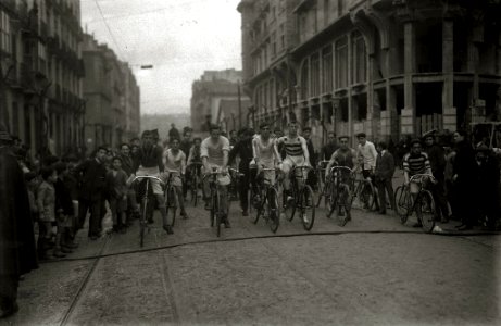 Carrera ciclista por las calles de San Sebastián (3 de 3) - Fondo Car-Kutxa Fototeka