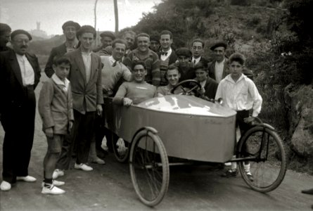 Carrera de automóviles y motocicletas en Igeldo (4 de 6) - Fondo Car-Kutxa Fototeka