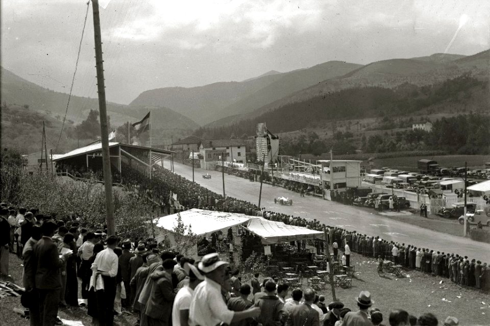 Carrera automóvilistica en el circuito de Lasarte (320 de 493) - Fondo Car-Kutxa Fototeka