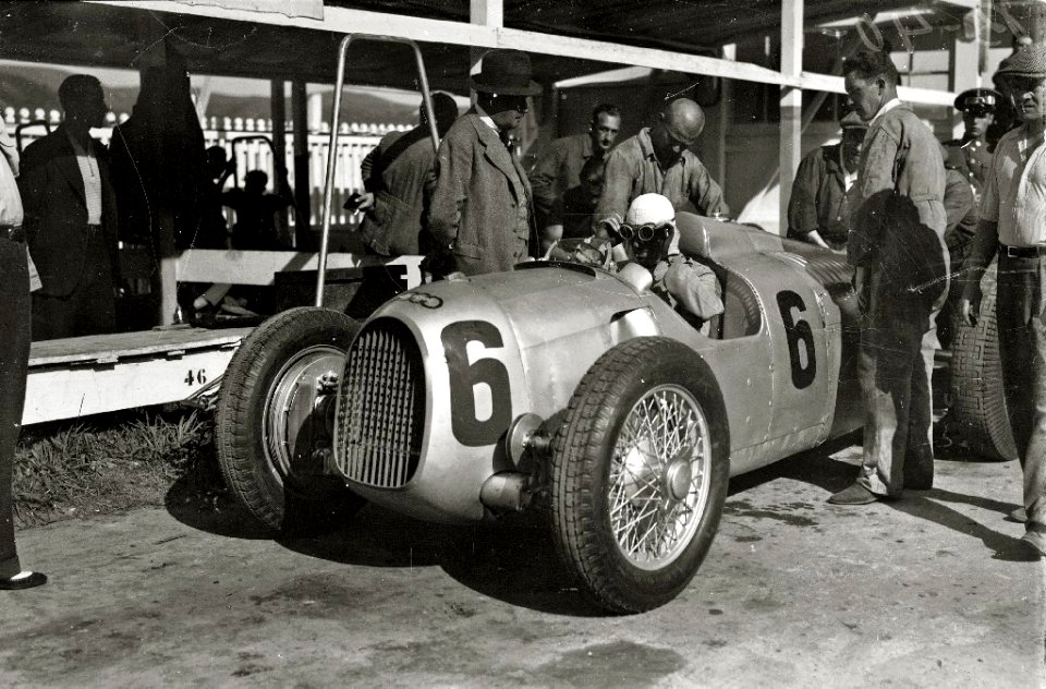 Carrera automóvilistica en el circuito de Lasarte (302 de 493) - Fondo Car-Kutxa Fototeka