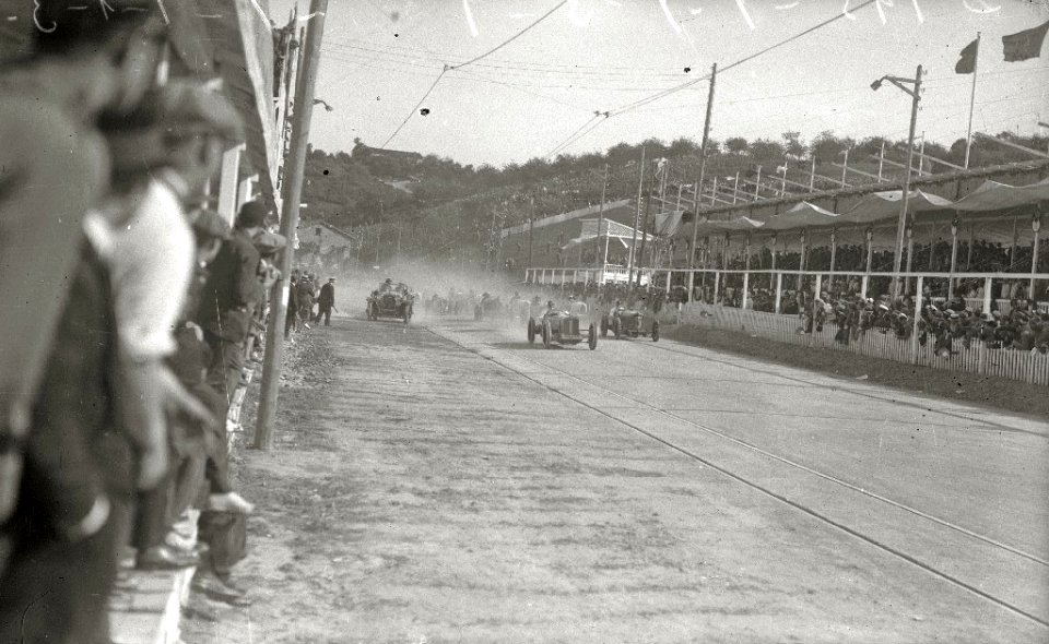 Carrera automóvilistica en el circuito de Lasarte (94 de 493) - Fondo Car-Kutxa Fototeka