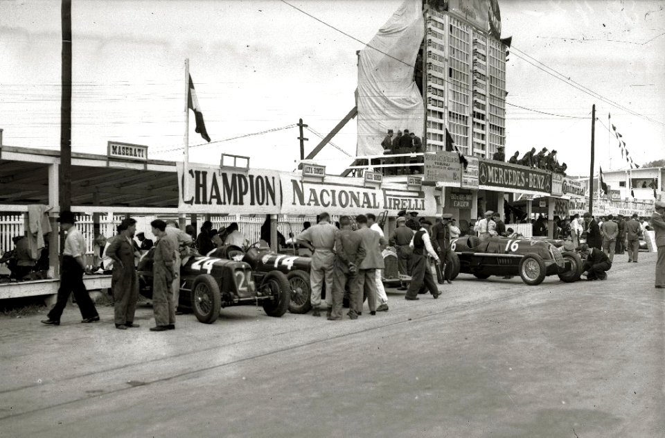 Carrera automóvilistica en el circuito de Lasarte (318 de 493) - Fondo Car-Kutxa Fototeka