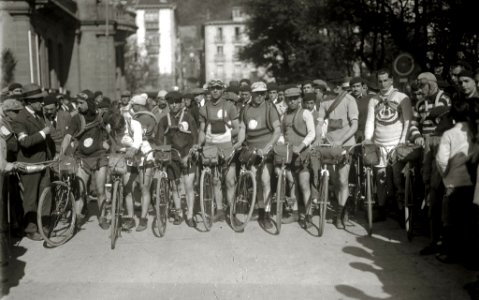 Carrera ciclista por las calles de San Sebastián (2 de 3) - Fondo Car-Kutxa Fototeka