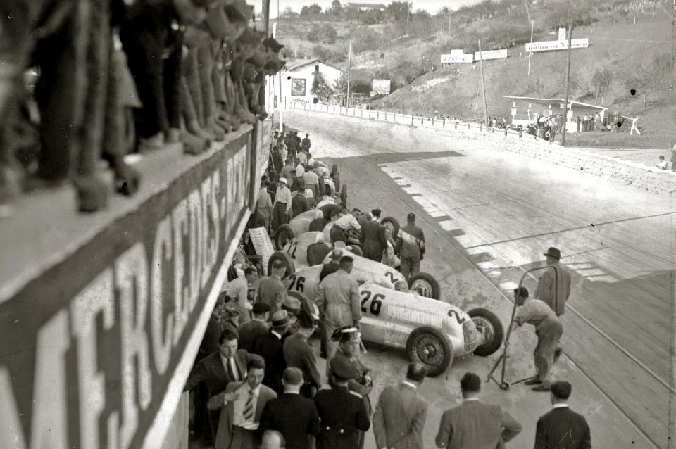 Carrera automóvilistica en el circuito de Lasarte (294 de 493) - Fondo Car-Kutxa Fototeka