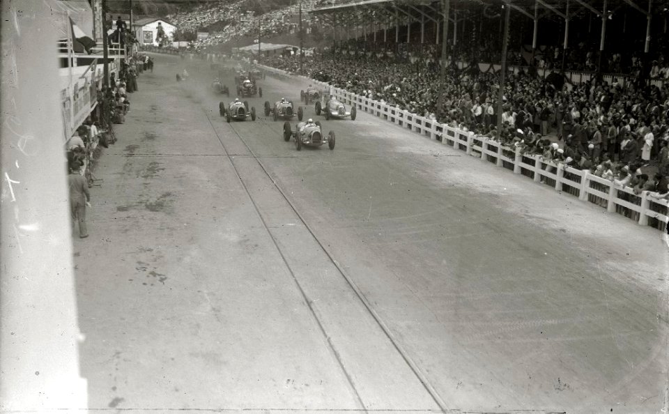 Carrera automóvilistica en el circuito de Lasarte (322 de 493) - Fondo Car-Kutxa Fototeka