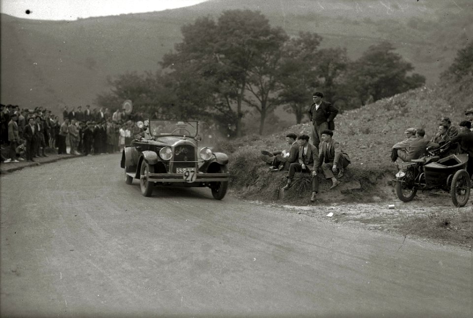 Carrera de automóviles y motocicletas en Igeldo (3 de 6) - Fondo Car-Kutxa Fototeka