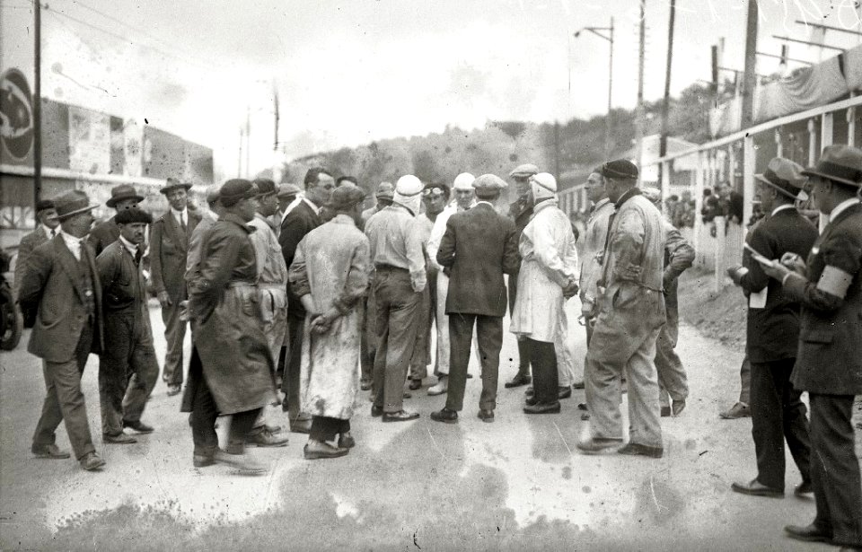 Carrera automóvilistica en el circuito de Lasarte (98 de 493) - Fondo Car-Kutxa Fototeka