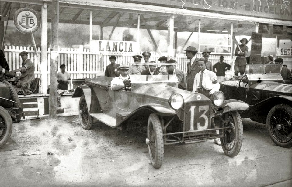 Carrera automóvilistica en el circuito de Lasarte (99 de 493) - Fondo Car-Kutxa Fototeka