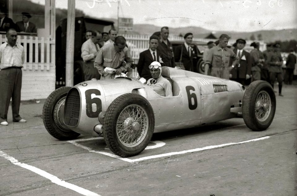 Carrera automóvilistica en el circuito de Lasarte (314 de 493) - Fondo Car-Kutxa Fototeka