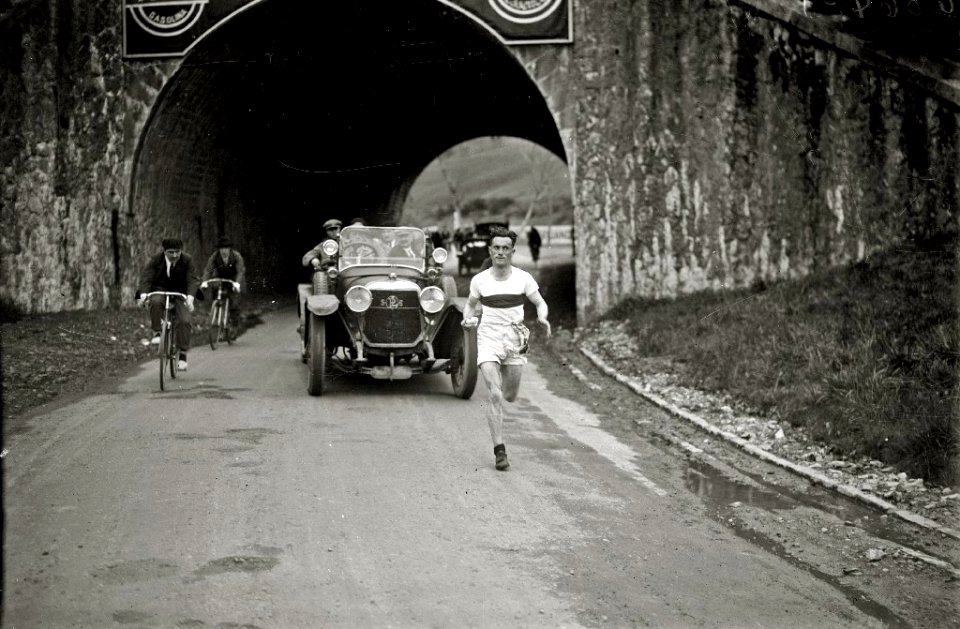 Carrera de cross 'Vuelta a San Sebastián' organizado por el Club Deportivo Fortuna (2 de 5) - Fondo Car-Kutxa Fototeka