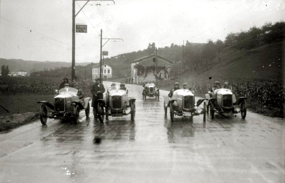 Carrera automóvilistica en el circuito de Lasarte (57 de 493) - Fondo Car-Kutxa Fototeka