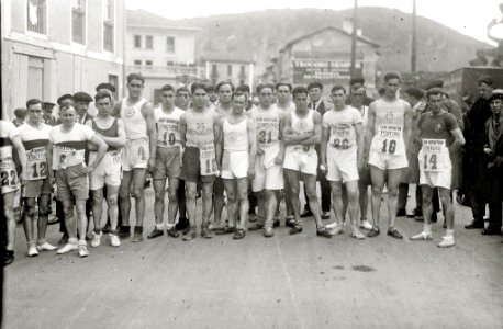 Carrera de cross 'Vuelta a San Sebastián' organizado por el Club Deportivo Fortuna (1 de 5) - Fondo Car-Kutxa Fototeka