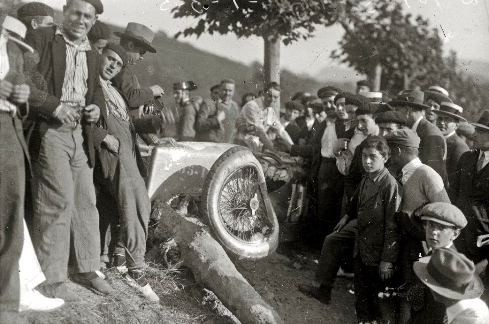 Carrera automóvilistica en el circuito de Lasarte (88 de 493) - Fondo Car-Kutxa Fototeka