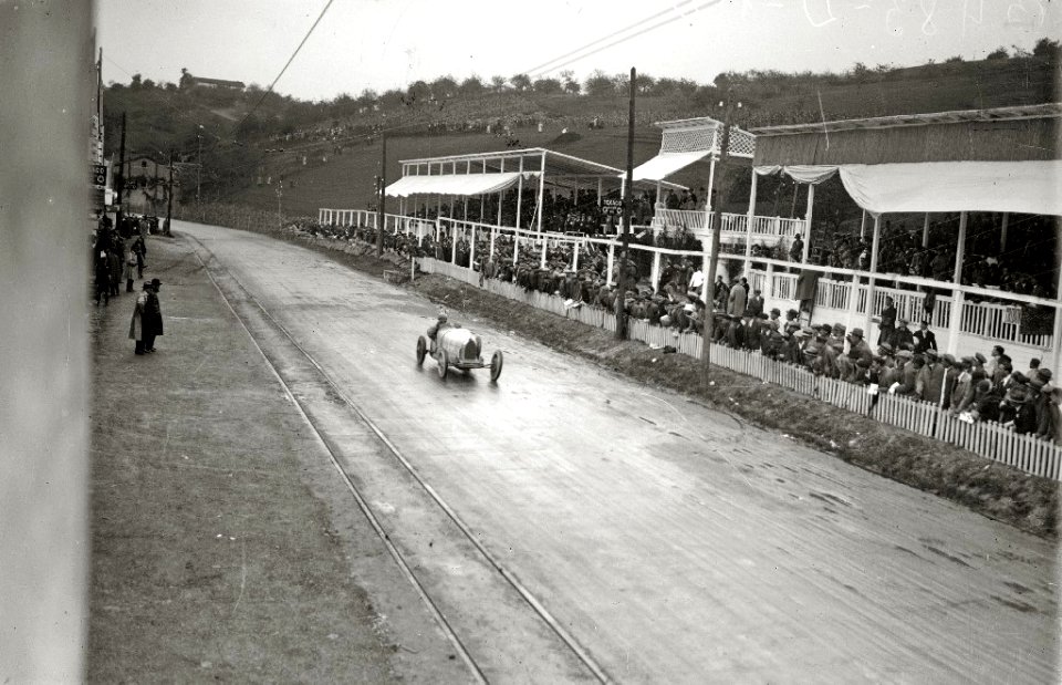 Carrera automóvilistica en el circuito de Lasarte (64 de 493) - Fondo Car-Kutxa Fototeka