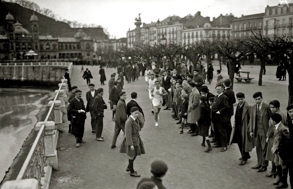 Carrera de cross en San Sebastián (4 de 26) - Fondo Car-Kutxa Fototeka