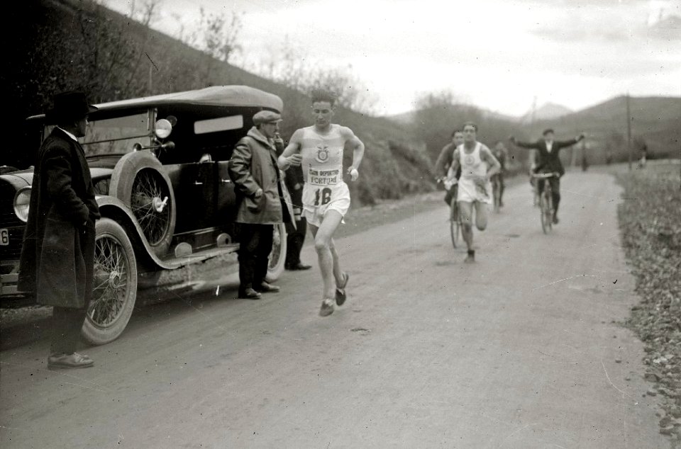 Carrera de cross 'Vuelta a San Sebastián' organizado por el Club Deportivo Fortuna (4 de 5) - Fondo Car-Kutxa Fototeka