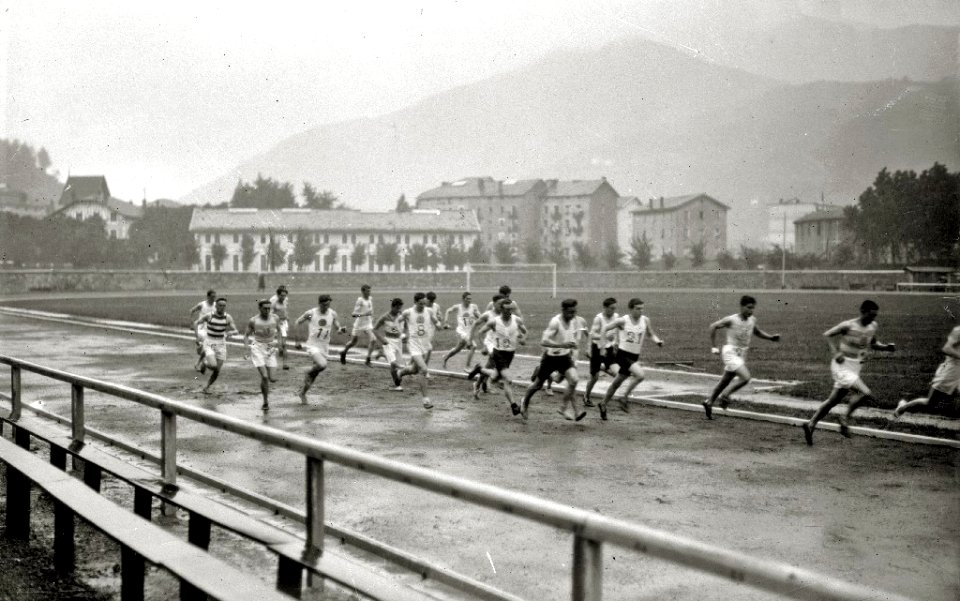 Carrera de cross en el campo de Berazubi en Tolosa (3 de 4) - Fondo Car-Kutxa Fototeka