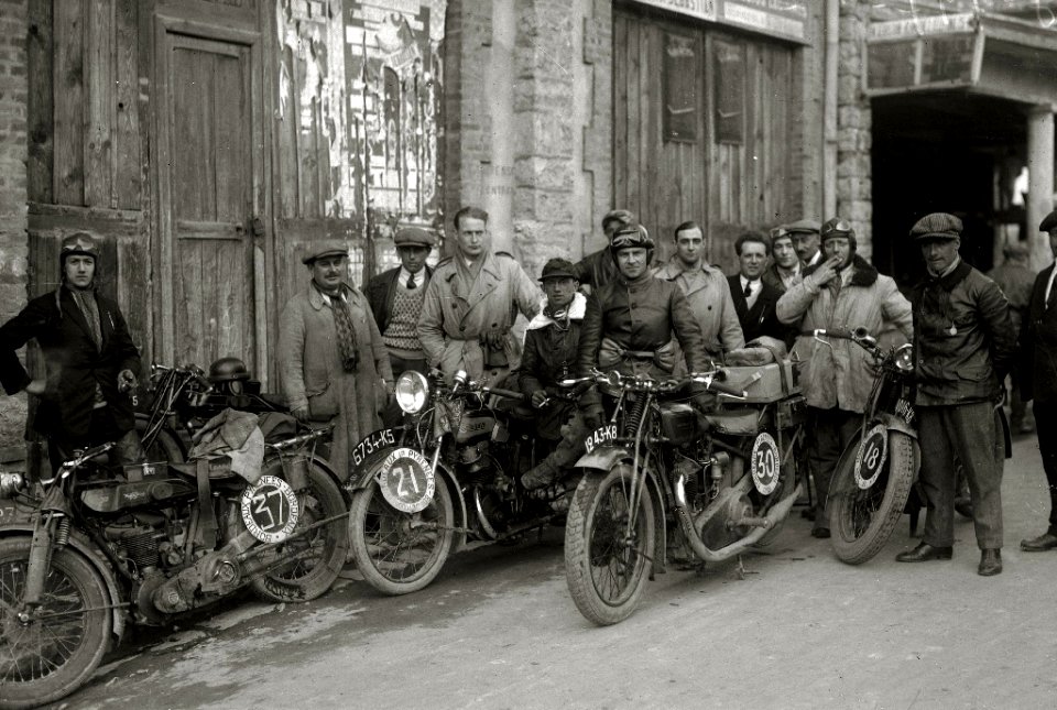 Carrera motociclista en Behobia (1 de 4) - Fondo Car-Kutxa Fototeka
