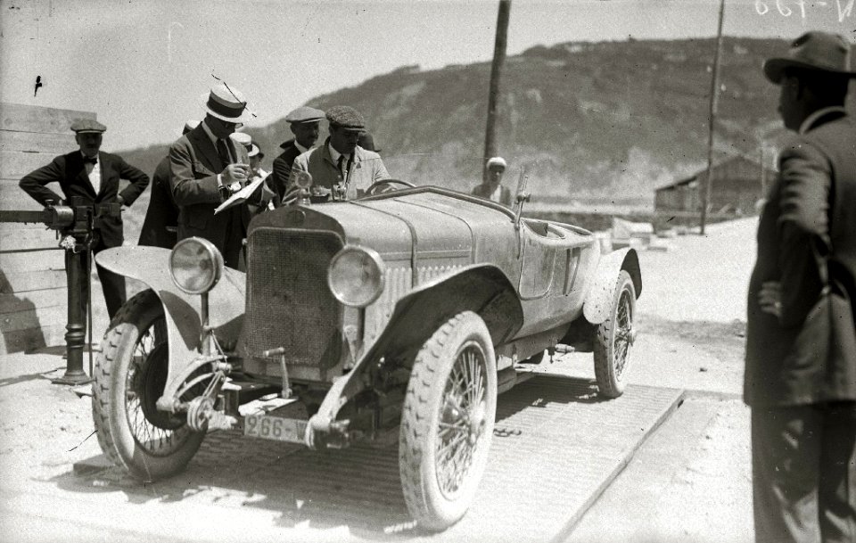 Carreras de coches y motocicletas (2 de 6) - Fondo Car-Kutxa Fototeka