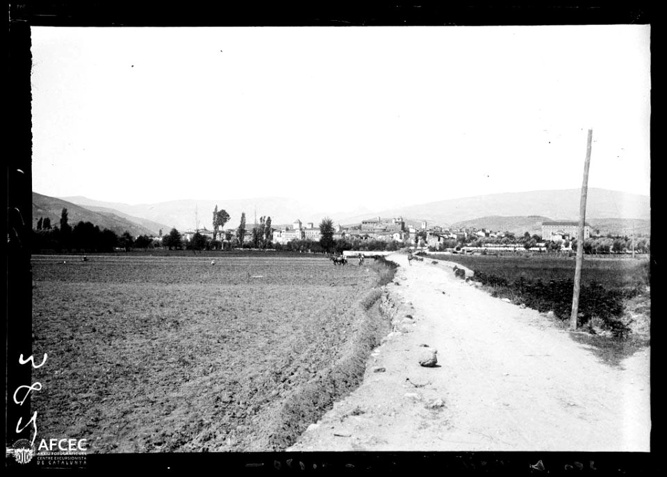 Carretera amb una vista de la Seu al fons (AFCEC VIDAL A 0382)