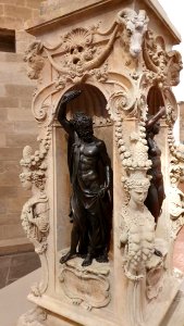Cellini - Base of the statue of Perseus Jupiter, 154509perse3