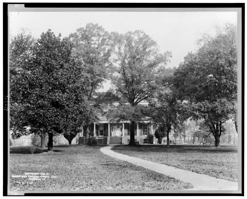 Center Hill, Petersburg, Va. LCCN99472492