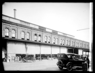 Center Mkt., 9 St. wing, (Washington, D.C.) LCCN2016852052 photo