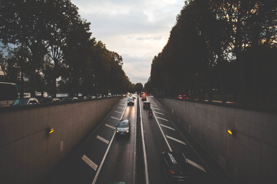 Transportation vehicle street