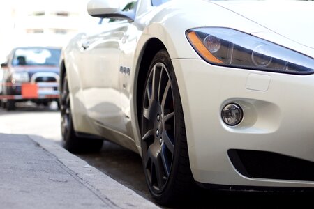 Drive wheel maserati photo