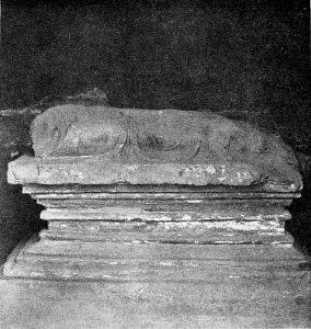 Central pedestal in the Peacock Cave (total width of 2.18 meters)
