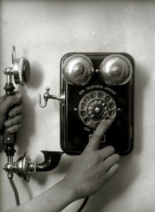 Central telefonica en San Sebastián (6 de 8) - Fondo Car-Kutxa Fototeka