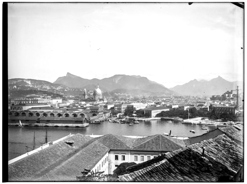 Centro do Rio de Janeiro a partir da Ilha das Cobras - 1