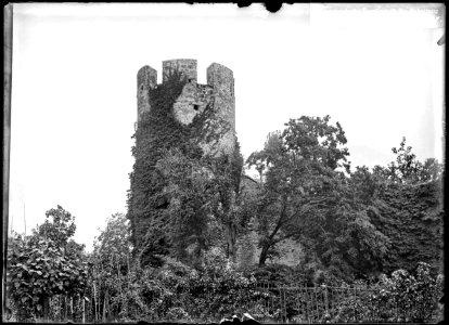 CH-NB - La Tour-de-Peilz, Château, Tour, vue d'ensemble - Collection Max van Berchem - EAD-7557