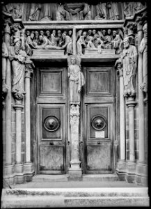 CH-NB - Lausanne, Cathédrale protestante Notre-Dame, Porche des Apôtres, vue partielle - Collection Max van Berchem - EAD-7293