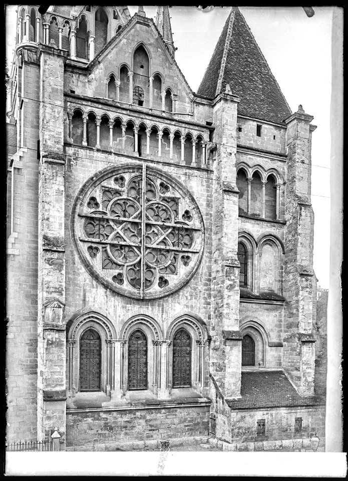 CH-NB - Lausanne, Cathédrale protestante Notre-Dame, vue partielle extérieure - Collection Max van Berchem - EAD-7286