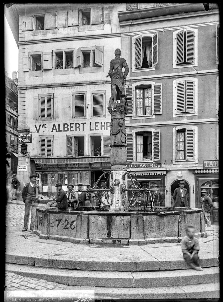 CH-NB - Lausanne, Fontaine de la Justice, vue d'ensemble - Collection Max van Berchem - EAD-7281