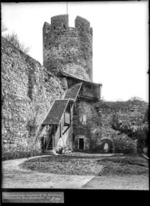 CH-NB - La Tour-de-Peilz, Château, Cour, vue partielle intérieure - Collection Max van Berchem - EAD-7559