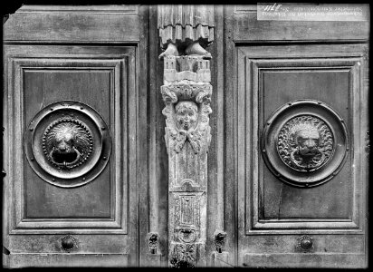 CH-NB - Lausanne, Cathédrale protestante Notre-Dame, Porche des Apôtres, vue partielle - Collection Max van Berchem - EAD-7298