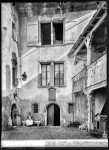 CH-NB - Lutry, Château de Lutry, vue partielle extérieure - Collection Max van Berchem - EAD-7329